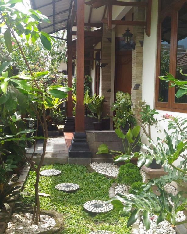 Griya Kedasih Guesthouse Yogyakarta Exterior foto