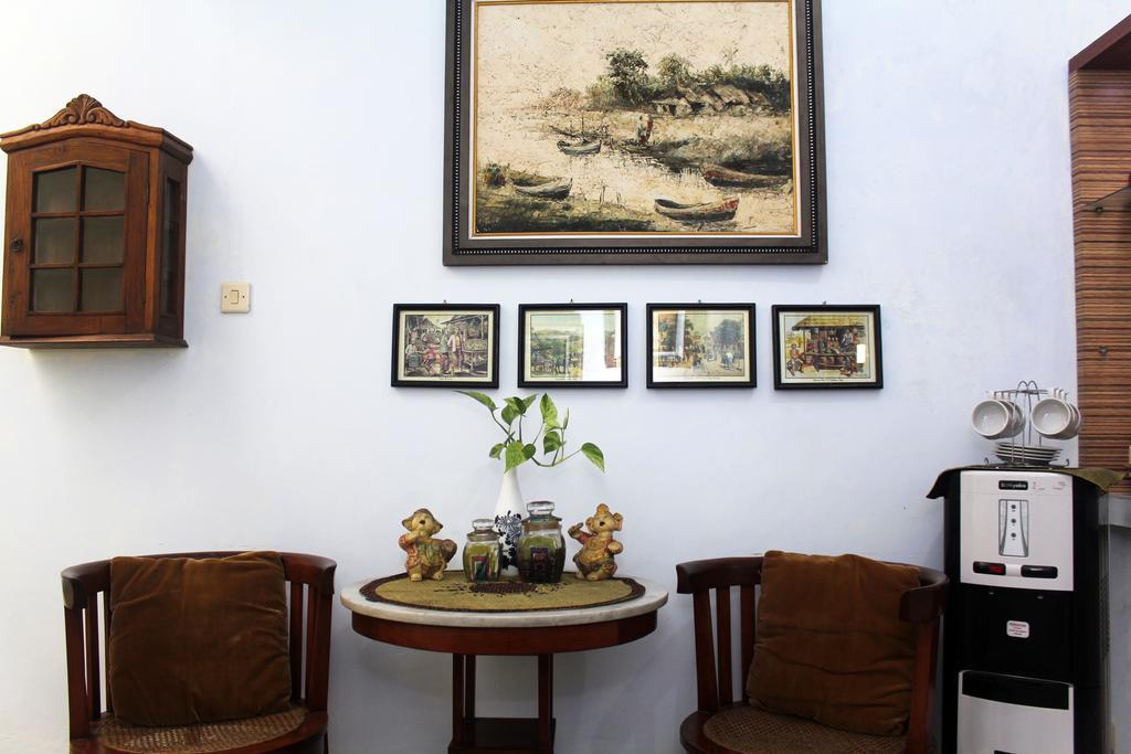 Griya Kedasih Guesthouse Yogyakarta Exterior foto